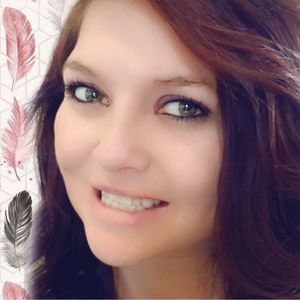 Meet your Posher, Holly